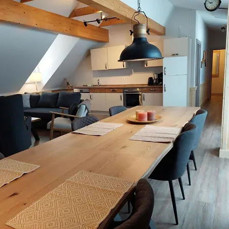 Apartment Top 13 *