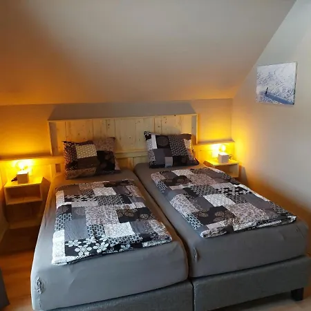 Apartment Top 13 *