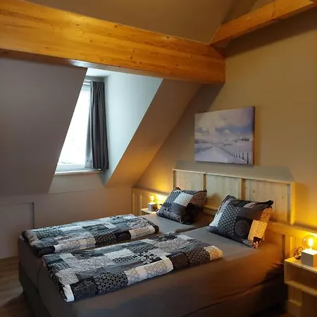 Top 13 Apartment *